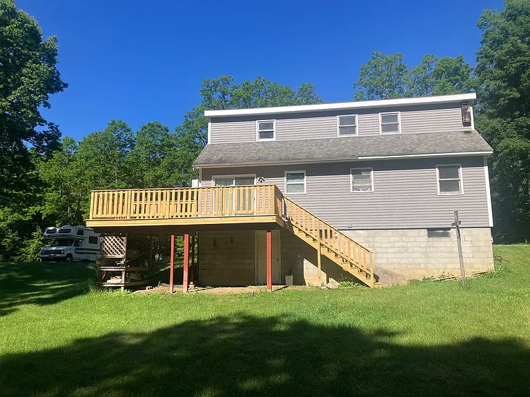 79 Locust Grove Rd — Photo 16