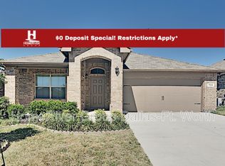 1104 Forest Glen Dr, Azle, TX 76020
