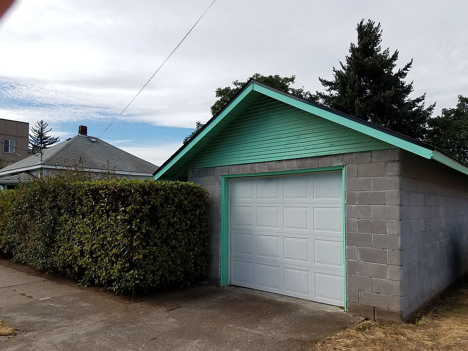 2nd image of 1216 A St