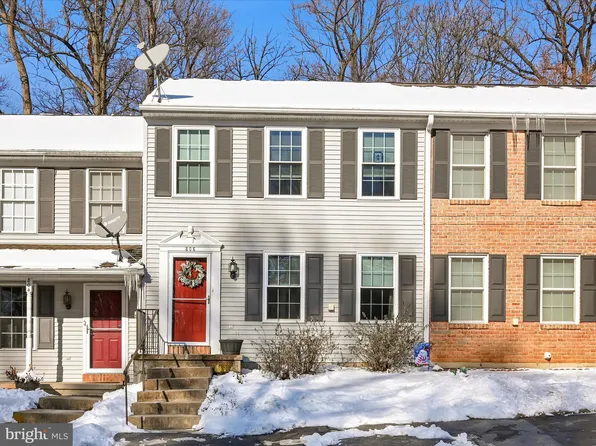 806 Rockwood Dr, Elizabethtown, PA 17022