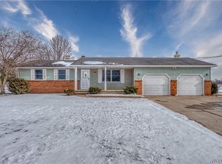 6137 Baer Rd, Sanborn, NY 14132