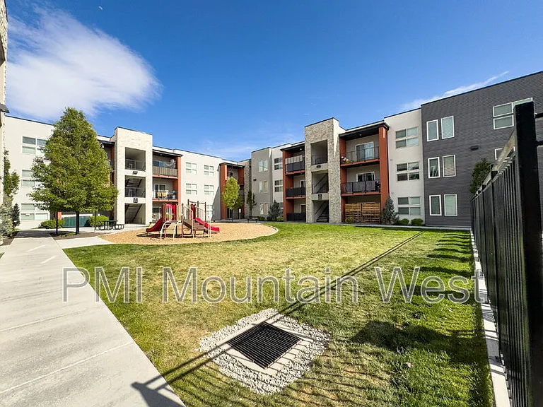 875 S Depot St #B251 — Photo 23