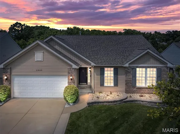 2325 Windsor Castle Dr, Imperial, MO 63052