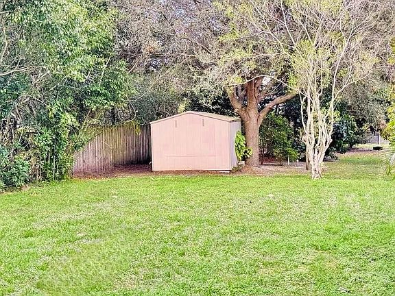 4th image of 1517 SE Minorca Avenue