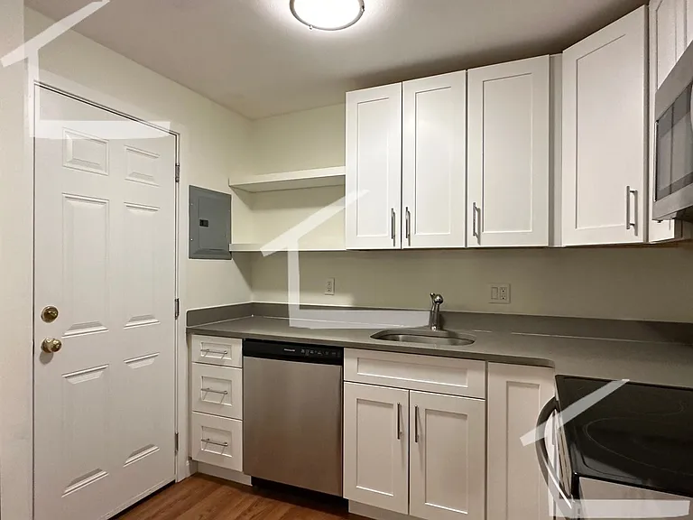 15 Embassy Rd #2D — Photo 8