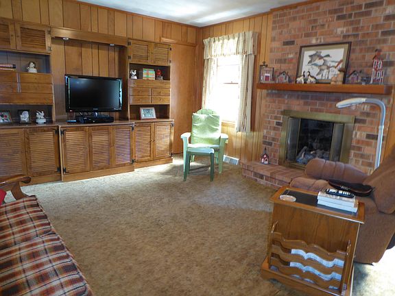 3rd image of 101 Little Mountain Cir