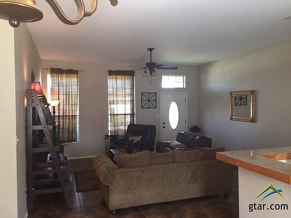 2nd image of 1103 E Park