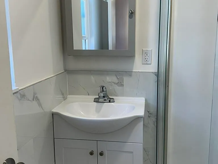 221 Midland Ave — Photo 15