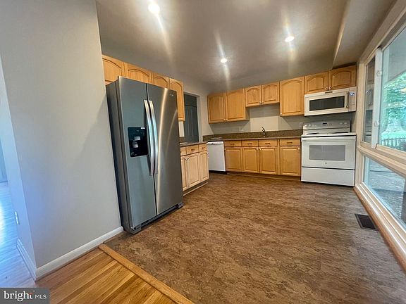 5th image of 4304 San Carlos Dr