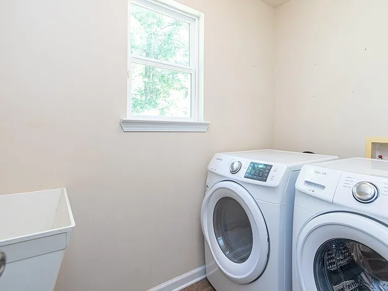 4556 White Horse Dr — Photo 10