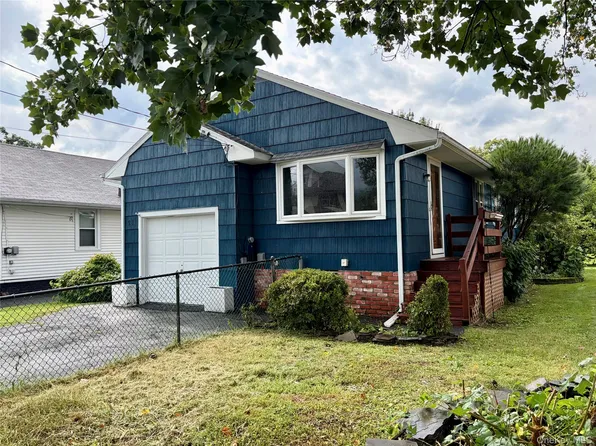 21 S Brett St, Beacon, NY 12508