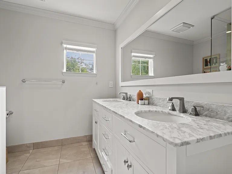 1057 N Old Woodward Ave — Photo 17