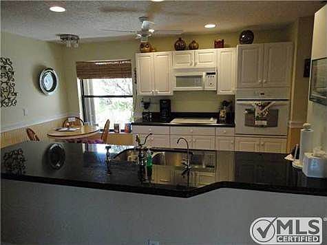 4th image of 5920 Forest Grove Dr APT 2