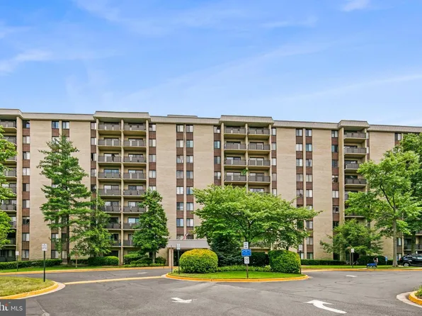 3101 S Manchester St APT 510, Falls Church, VA 22044