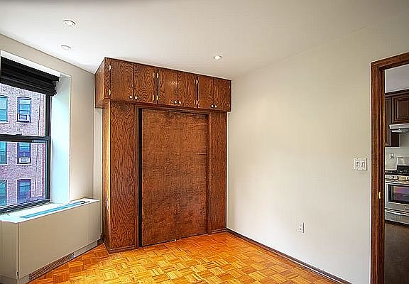 4th image of 171 E 74th St APT 5C