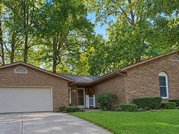 902 Royal Oak Dr, Saint Marys, OH 45885