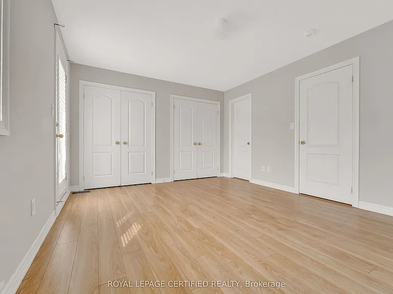 13 Shiff Cres — Photo 8