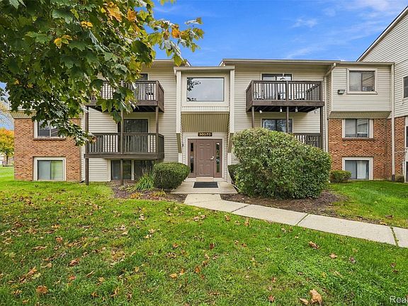3rd image of 30070 W Twelve Mile Rd Unit 127