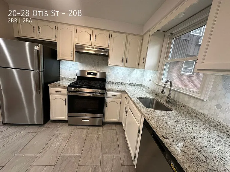20-28 Otis St #20B — Photo 3
