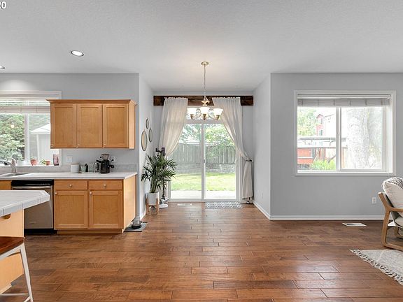 5th image of 211 NE 55th Ave