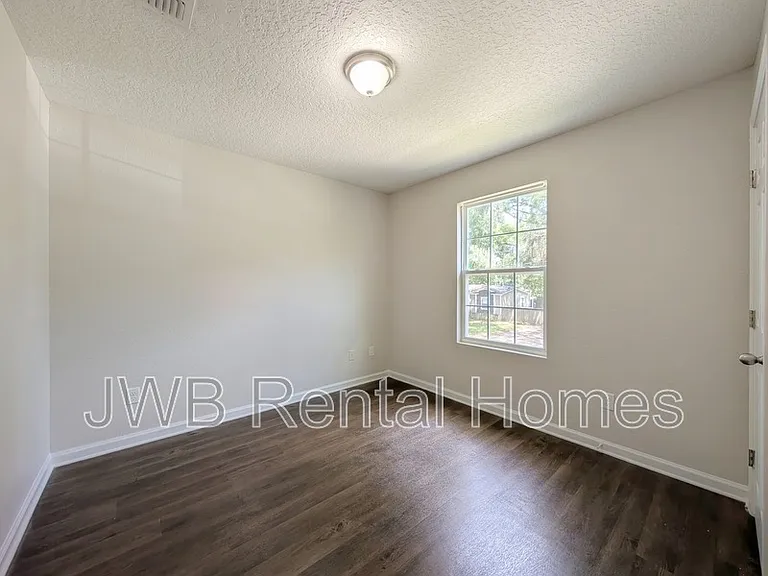 8752 India Ave — Photo 10