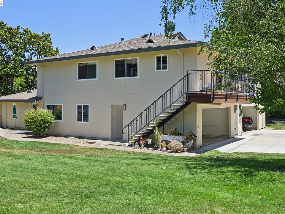 1st image of 2122 Arroyo Ct APT 2