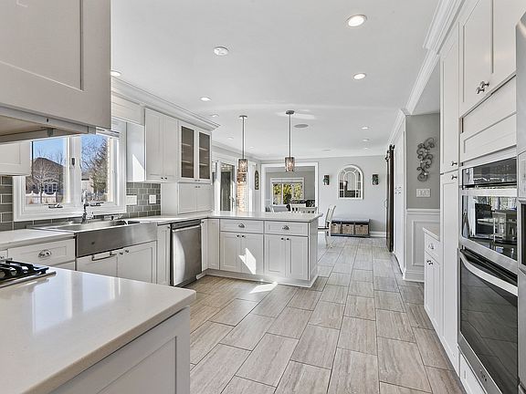 5th image of 16842 S Meadowcrest Dr