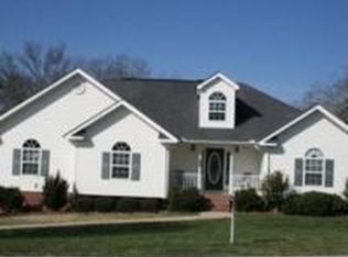 6448 River Stream Dr, Harrison, TN 37341
