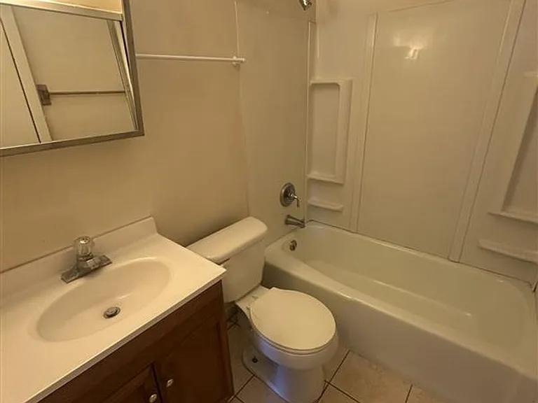 200 Commercial St — Photo 10