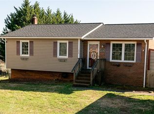 1114 Holly Springs Rd, Mount Airy, NC 27030