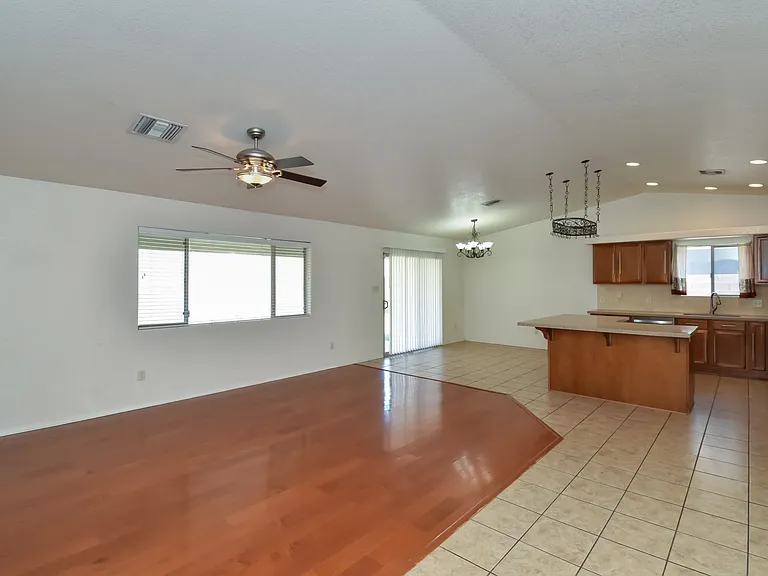 11766 E Alpha Way — Photo 3
