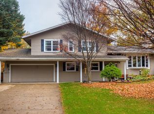 2716 Beverly Dr, Urbandale, IA 50322