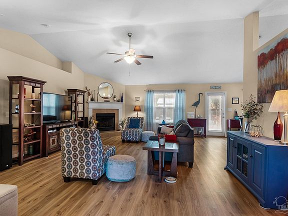 5th image of 1929 Larkspur Cir