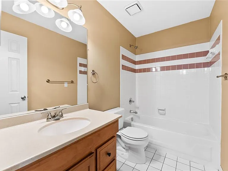 2266 Oak Glenn Cir — Photo 27