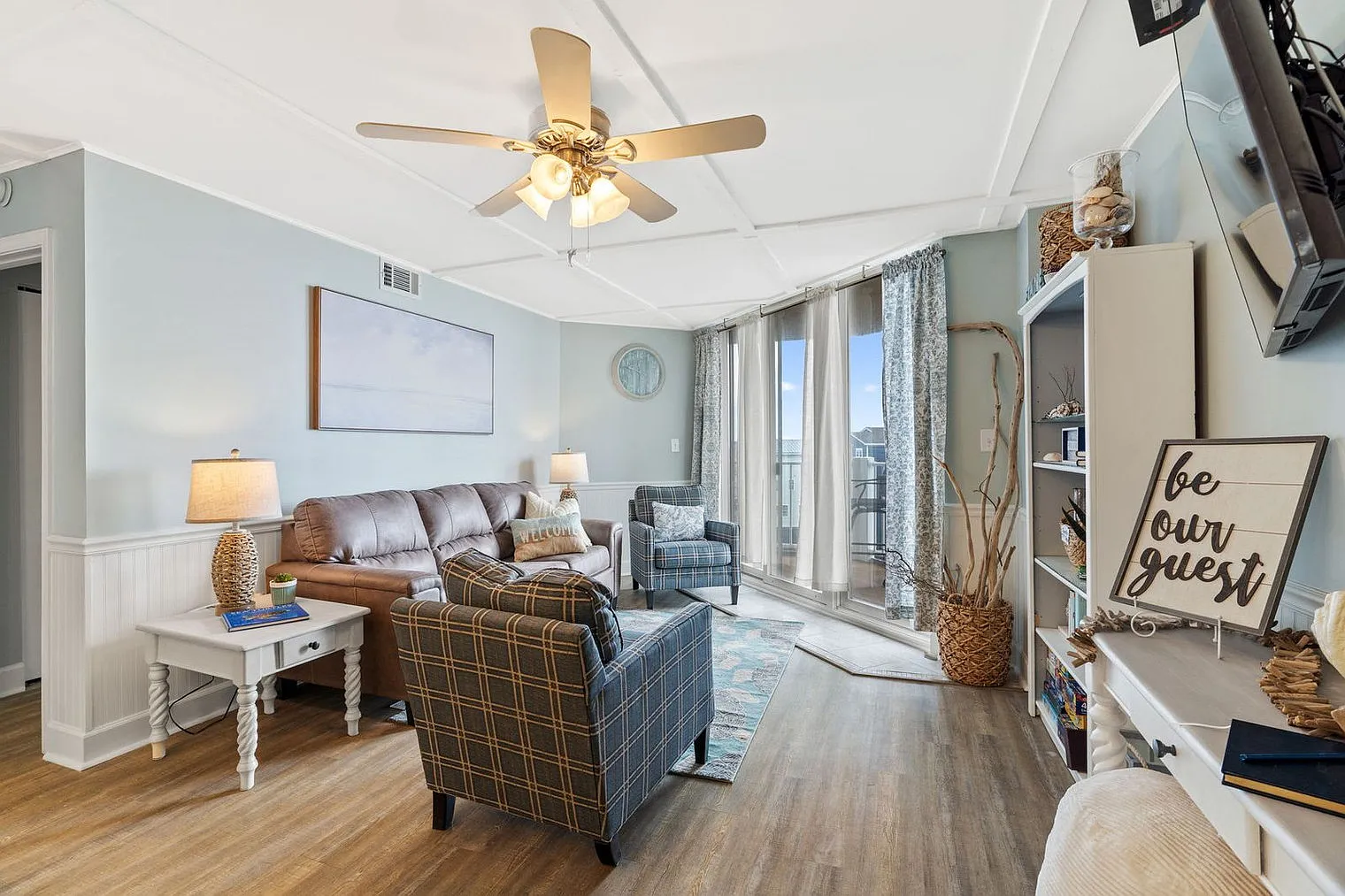 2 bed, 2.0 bath, 1001 sqft, $4,713 — Photo 3