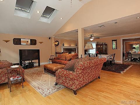 5th image of 117 Darrow Ln