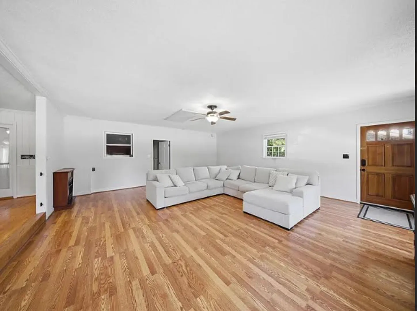 Beautiful home available NOW! — Photo 2