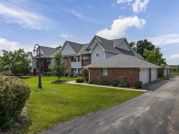 2nd image of 181 W Aspen Ct Unit 4
