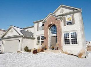 3102 Chatham Ln, Dundee, IL 60118