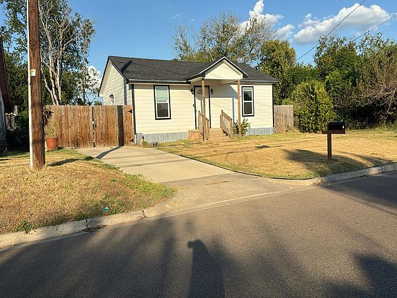 3rd image of 905 Garrison St