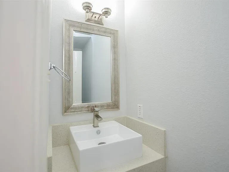 2219 Gable Hollow Ln — Photo 46