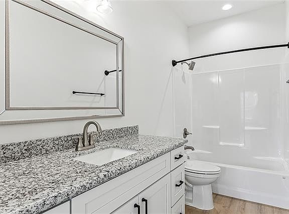 4th image of 106 Havana St #B