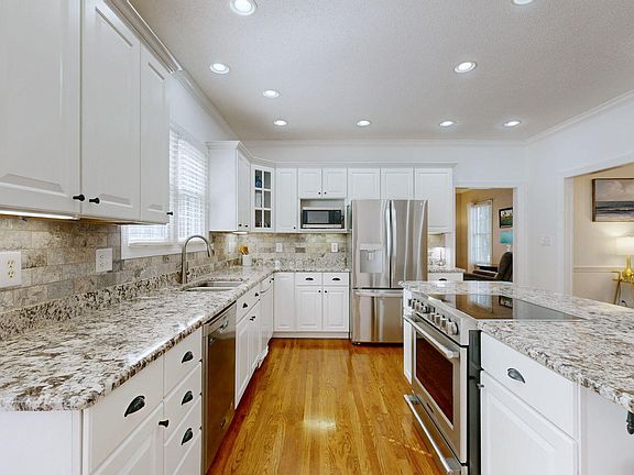 3rd image of 6855 Stonepoint Ct