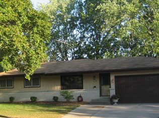 415 W Beutel Rd, Port Washington, WI 53074