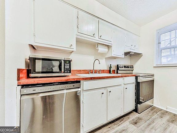 5th image of 6700 Roswell Rd NE APT 24E