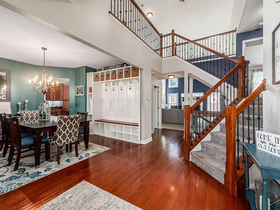 1st image of 204 Sourwood Ct