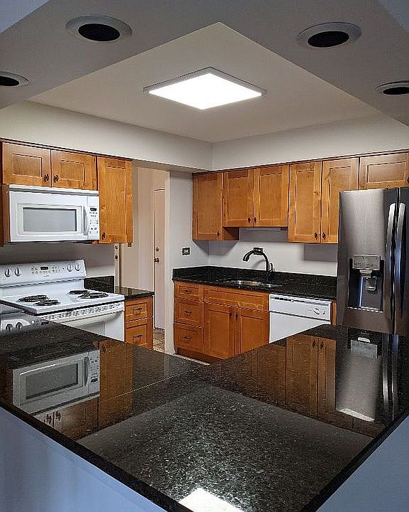 1st image of 120 Lakeview Dr APT 224