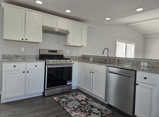 21 Erin Dr, Plainfield, CT 06374