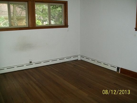 5th image of 616 Colville Pl