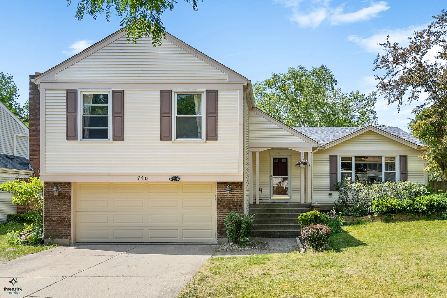 750 Heatherdown Way photo 1